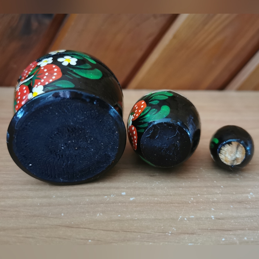 Set of 3 Nesting Dolls - Picture 4 of 7